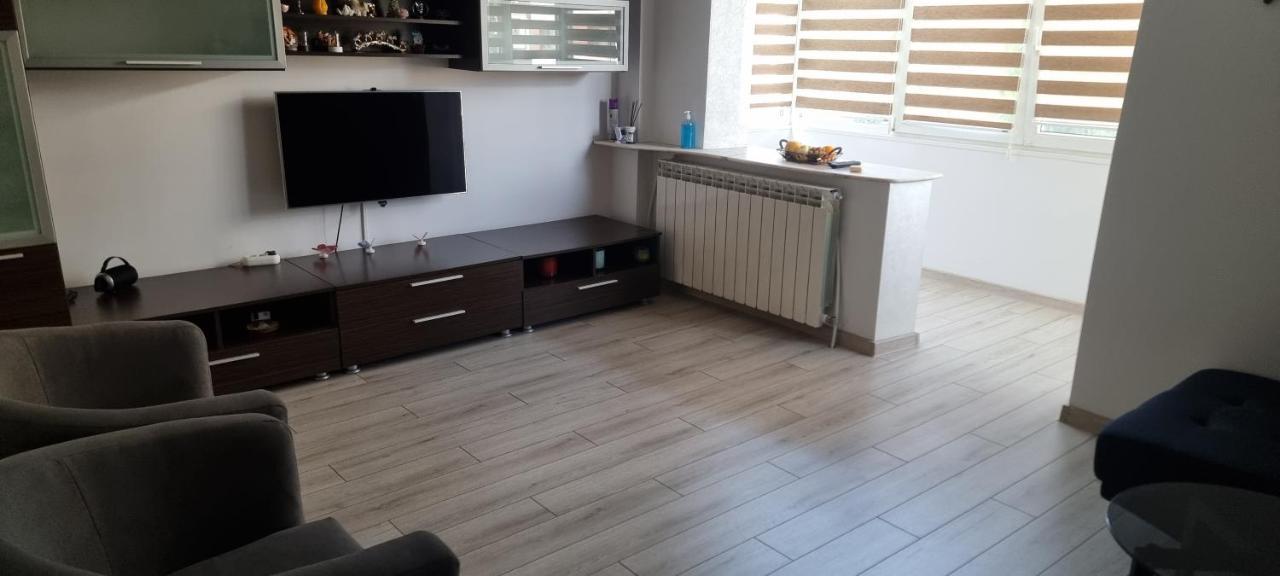 Ilona Apartament 3 Camere Râmnicu Vâlcea Dış mekan fotoğraf