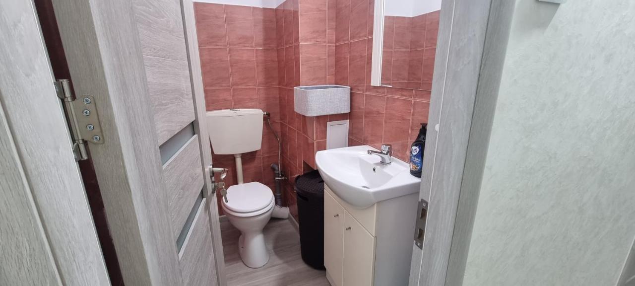 Ilona Apartament 3 Camere Râmnicu Vâlcea Dış mekan fotoğraf