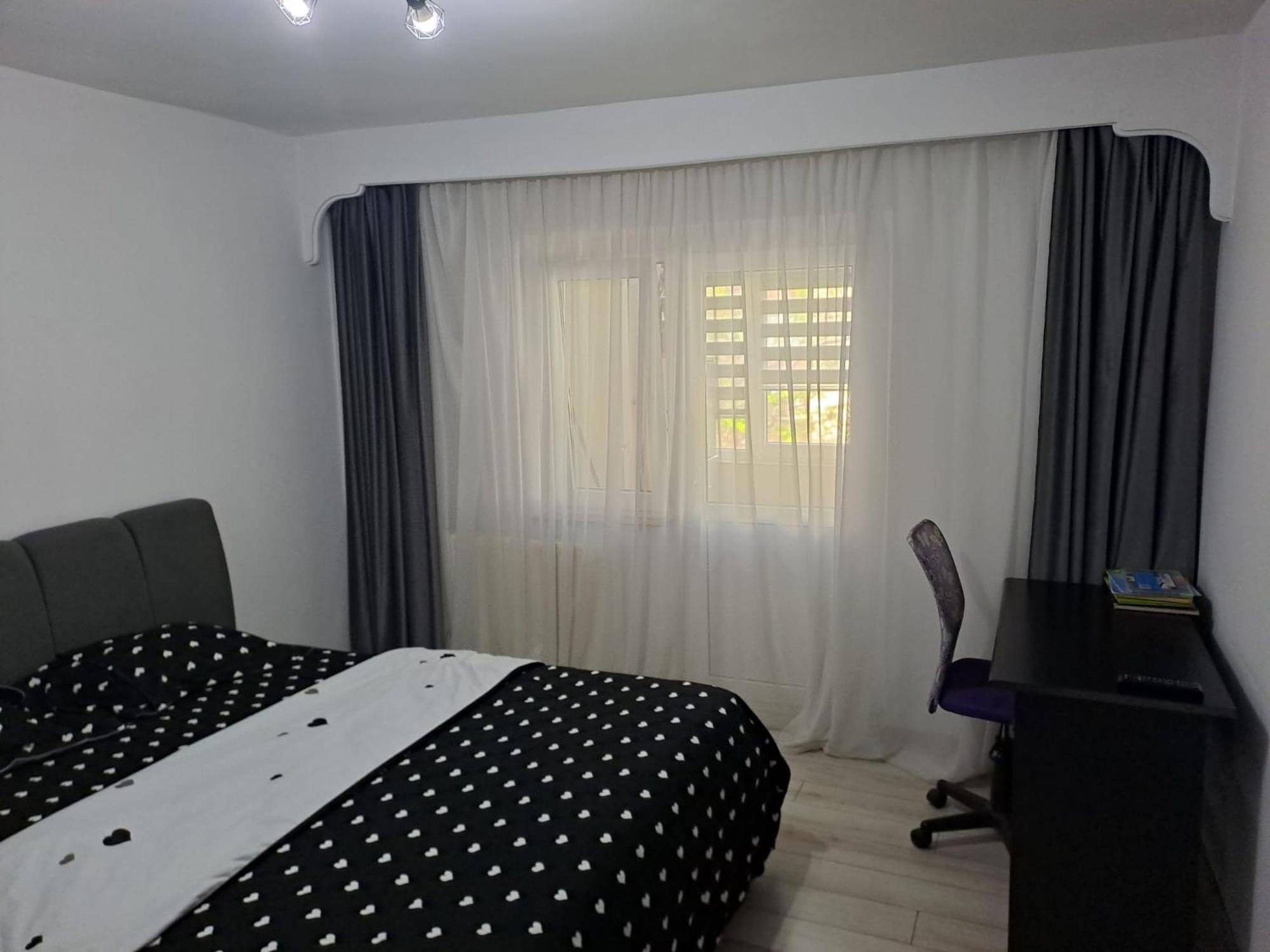 Ilona Apartament 3 Camere Râmnicu Vâlcea Dış mekan fotoğraf