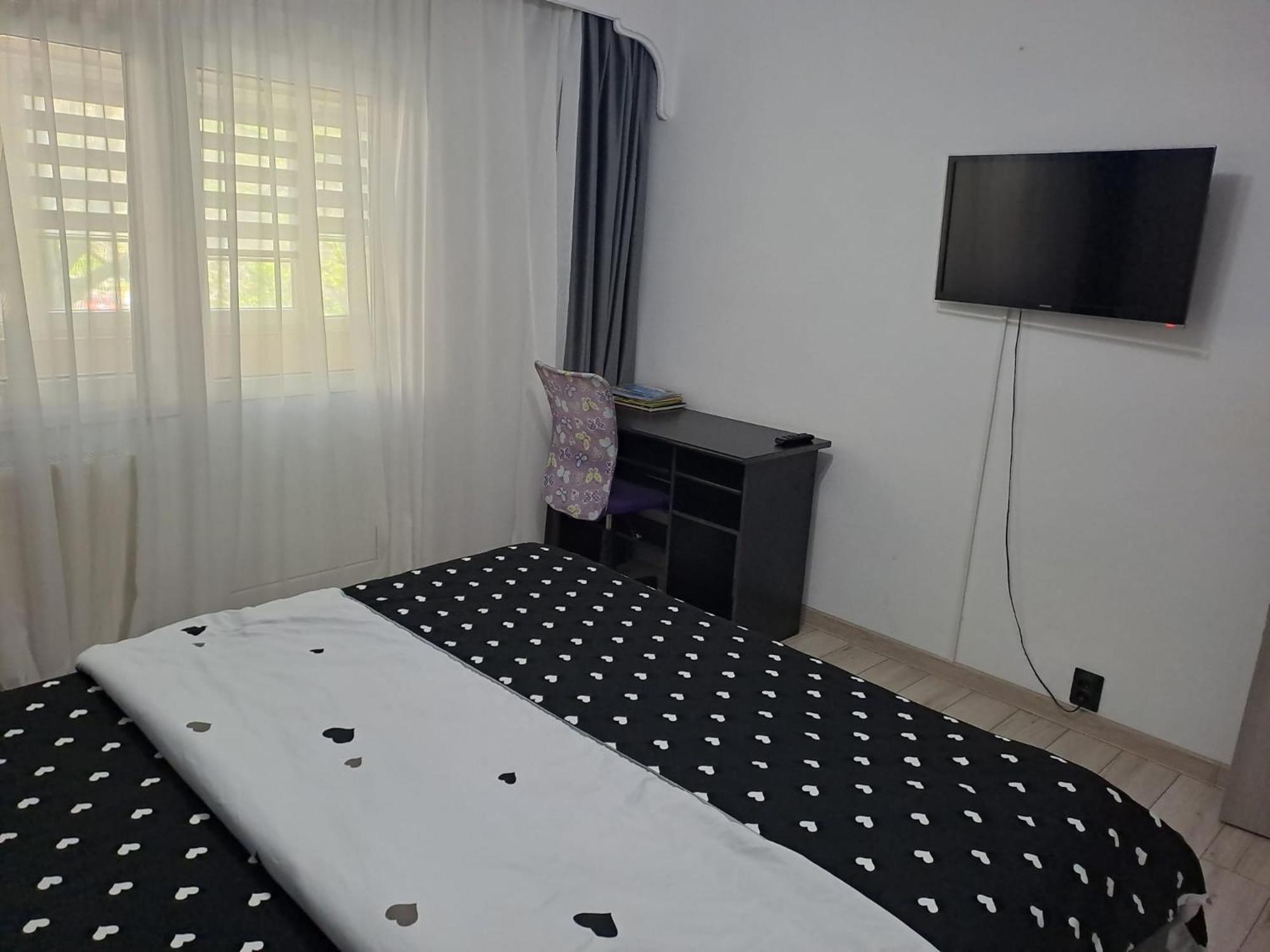 Ilona Apartament 3 Camere Râmnicu Vâlcea Dış mekan fotoğraf